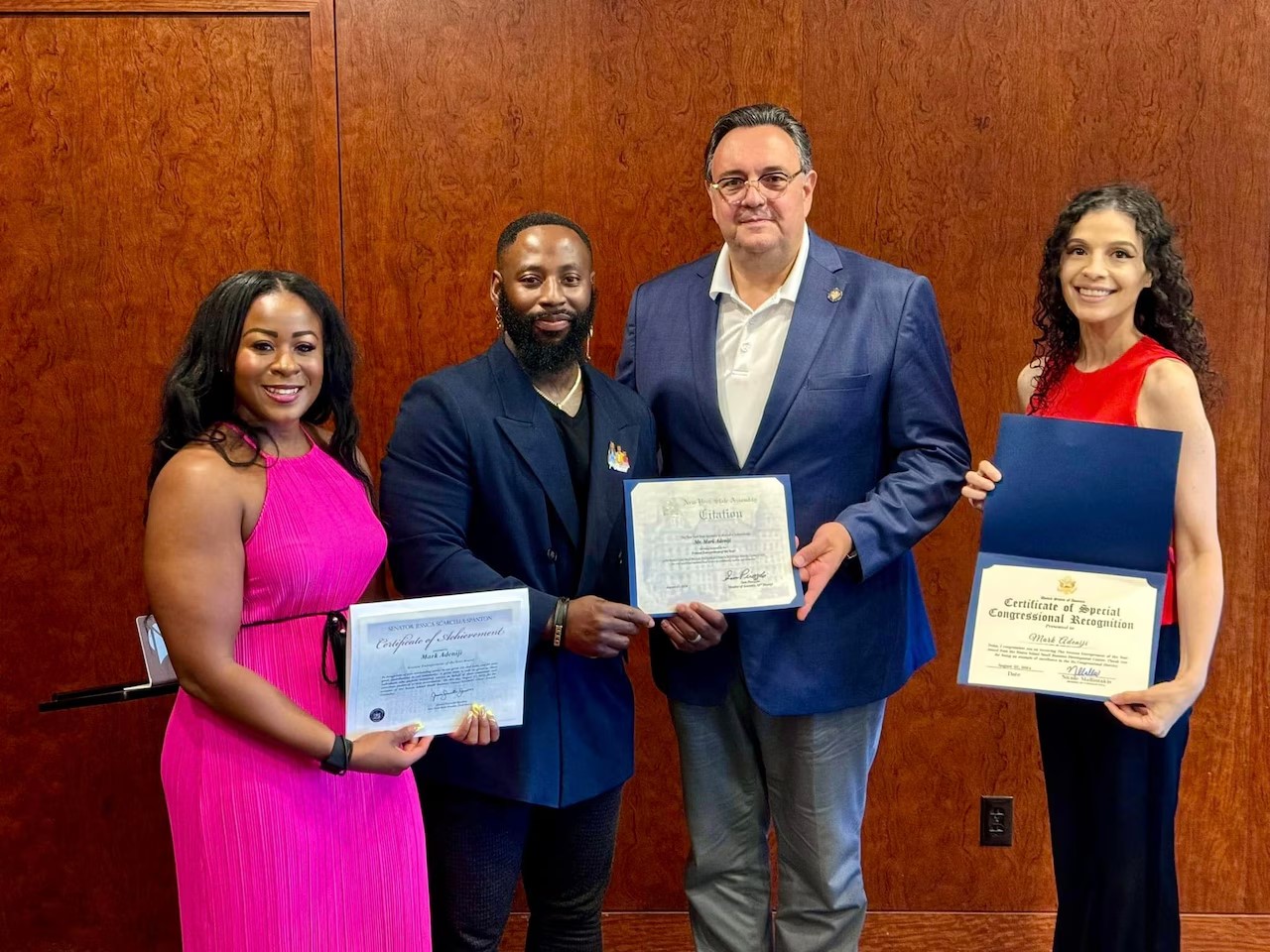 N.Y. Small Business Development Center honors veteran entrepreneur at Staten Island event