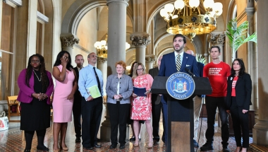 Senator Andrew Gounardes joins parents, experts and lawmakers at a press event in Albany to reform harmful school lockdown drills.