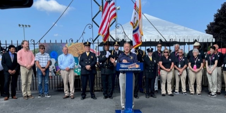 Senator Gallivan helps open the 2023 Erie County Fair.