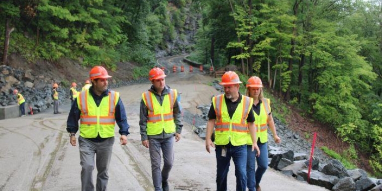 Senator Skoufis surveys State Route 218 with DOT staff.