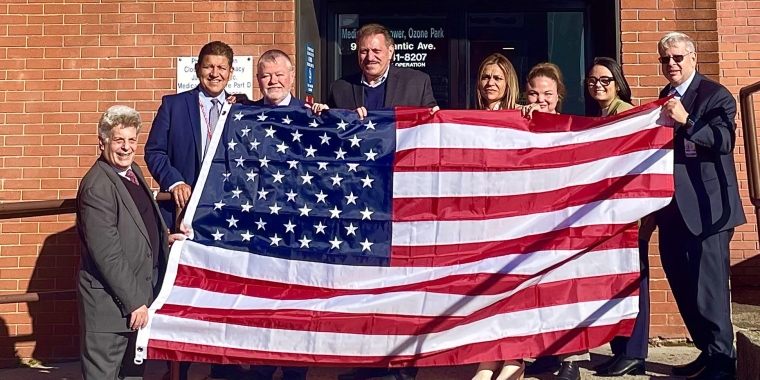 Senator Addabbo Donates American Flag on Veterans Day 