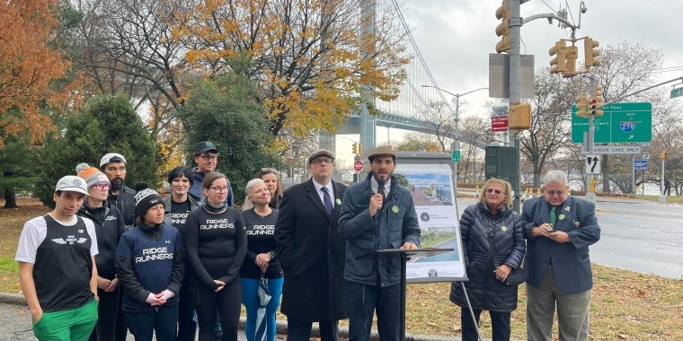 Senator Andrew Gounardes joins Council Member Justin Brannan at John Paul Jones Park to announce new funding for the Bay Ridge waterfront
