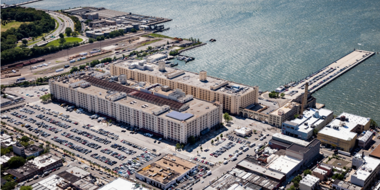 The Brooklyn Army Terminal in Sunset Park will soon host a 725-kilowatt solar array as part of Sunset Park Solar, a community-led initiative aimed at providing clean, affordable energy to the neighborhood.