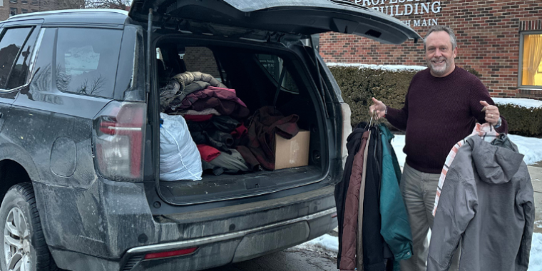 Coat Drive Finale Senator Oberacker Pick's Up Donated Coats