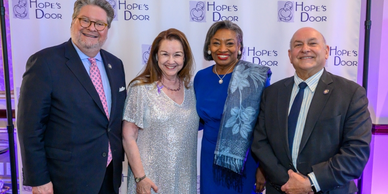 Majority Leader Stewart-Cousins accepted an award from Hope’s Door Legal Services for her leadership in the fight to end domestic violence