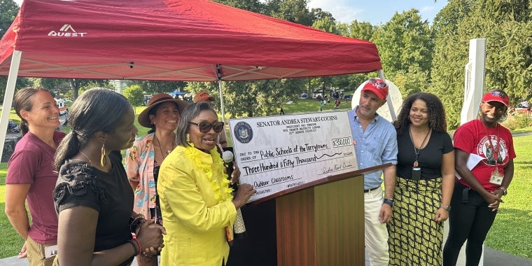 Majority Leader Stewart-Cousins secured $35000 in state funding for the Public Schools of the Tarrytowns to support capital improvements to the outd,0oor classrooms at Sleepy Hollow Middle and High School. Majority Leader Stewart-Cousins secured $35000 in state funding for the Public Schools of the Tarrytowns to support capital improvements to the outd,0oor classrooms at Sleepy Hollow Middle and High School.