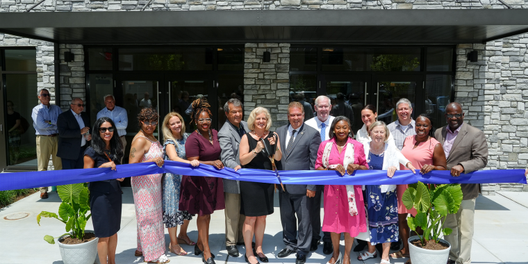 Speaking at the ribbon cutting at La Mora, Sen. Stewart-Cousins hailed the historic $25 billion housing plan she helped secure through the 2024-25 state budget Speaking at the ribbon cutting at La Mora, Sen. Stewart-Cousins hailed the historic $25 billion housing plan she helped secure through the 2024-25 state budget