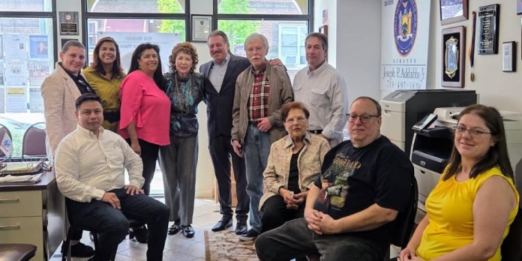 Senator Addabbo welcomed constituents to his Middle Village Office to commemorate it's 15th anniversary. Senator Addabbo welcomed constituents to his Middle Village Office to commemorate it's 15th anniversary.