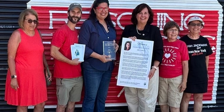 Senator Canzoneri-Fitzpatrick Presents Woman of Distinction Award