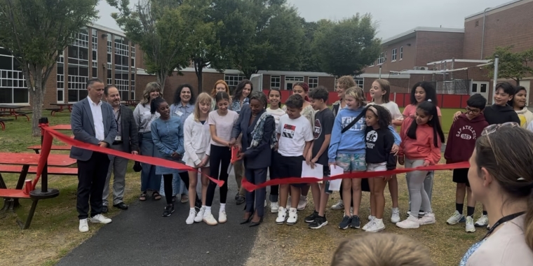 Majority Leaders Stewart-Cousins cuts the ribbon on the outdoor classroom space at Sleepy Hollow Middle and High Schools Majority Leaders Stewart-Cousins cuts the ribbon on the outdoor classroom space at Sleepy Hollow Middle and High Schools