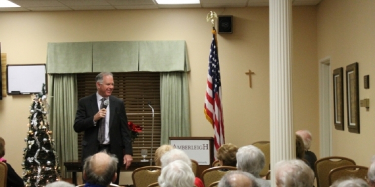 Senator Ranzenhofer answers questions from residents.