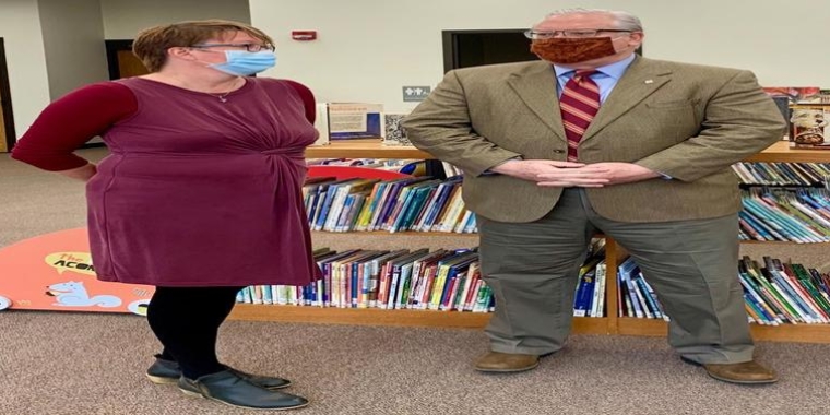 Southeast Steuben County Library Director Pauline Emery and Senator O’Mara meet at the library in Corning to discuss the library’s recent upgrades, the importance of state support, and the critical role that libraries have played throughout the COVID-19 response.