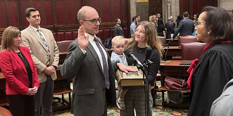 Senator Mark Walczyk taking his oath of office in the Senate Chamber on January 4th, 2023