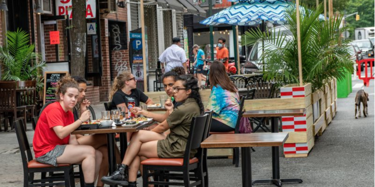 Keep NYC businesses alive. (Theodore Parisienne/for New York Daily News)