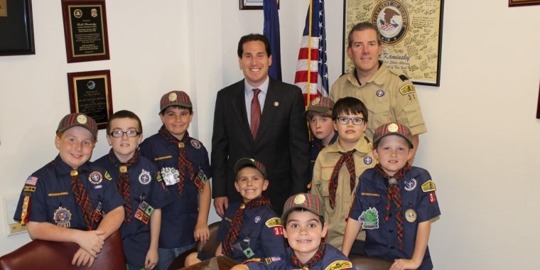 Senator Todd Kaminsky, Assistant Den Leader Mike O'Hare, and the boys of Rockville Centre Pack 31, Den 2 Webelos