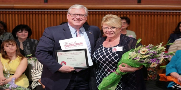 Senator O'Mara pays tribute to Dawn Smith as a 2016 Senate "Woman of Distinction" at an awards ceremony in Albany last night.